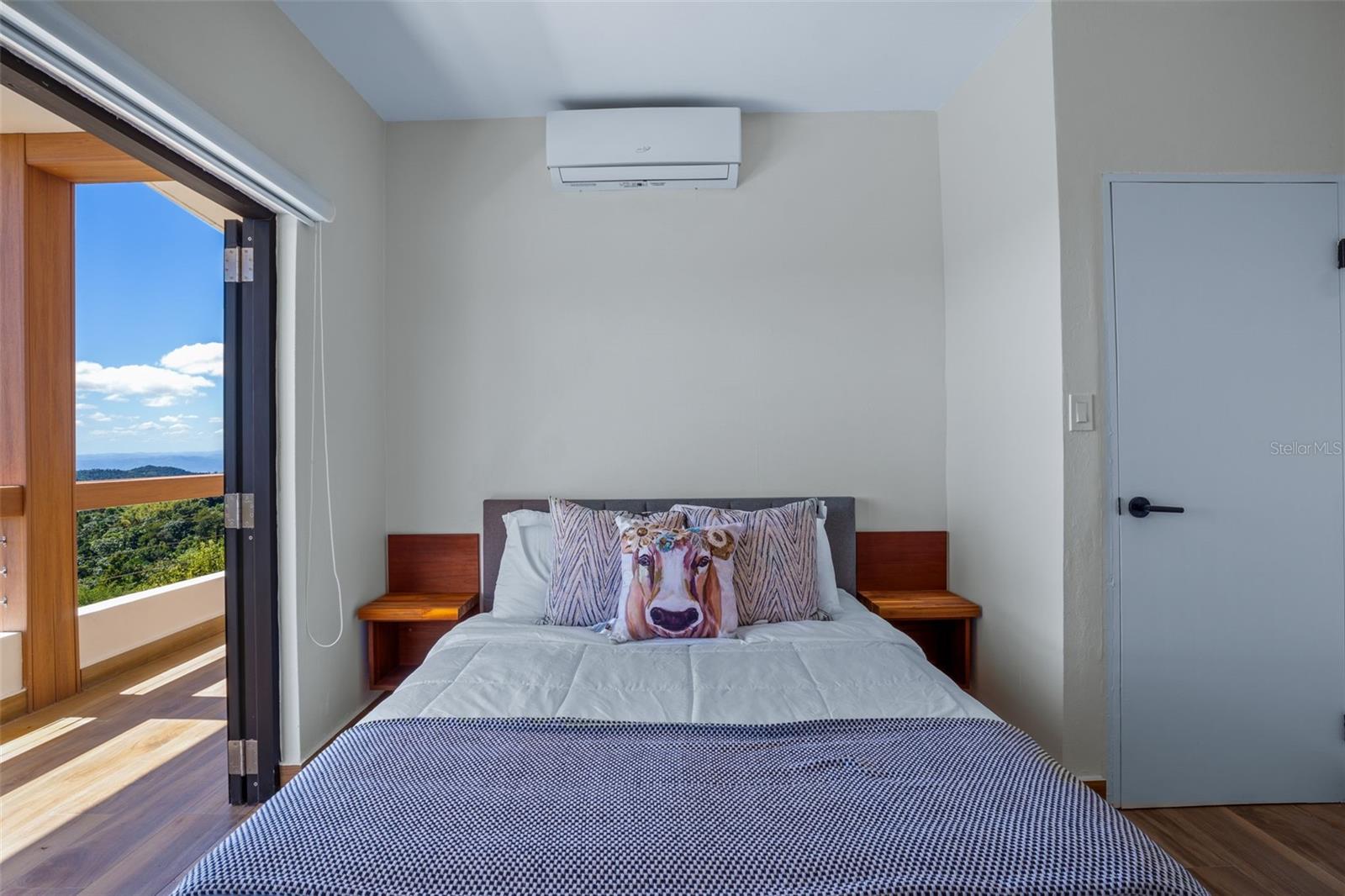 186 9.2 INT. AÑORANZAS DE CUBUY