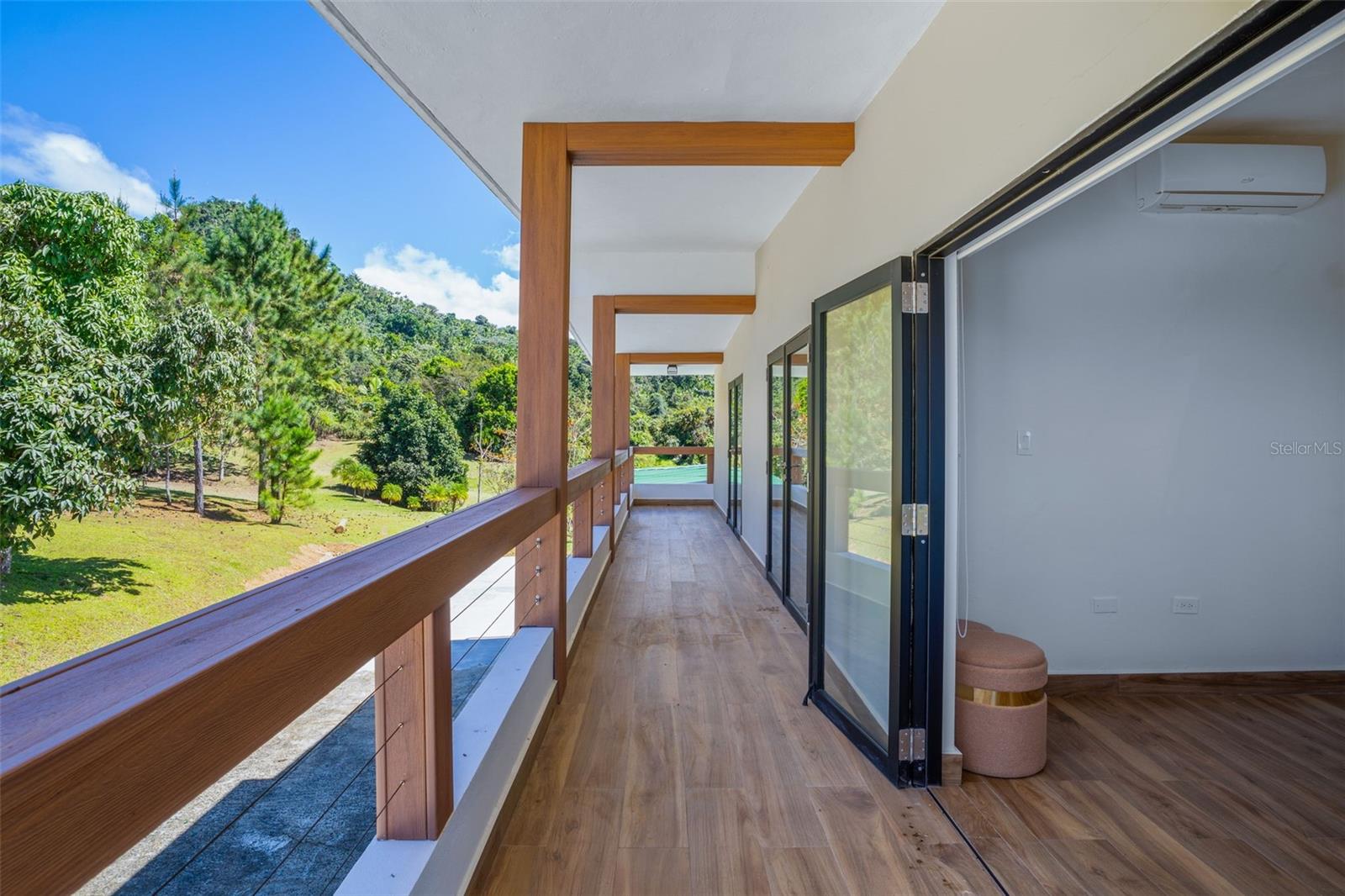 186 9.2 INT. AÑORANZAS DE CUBUY