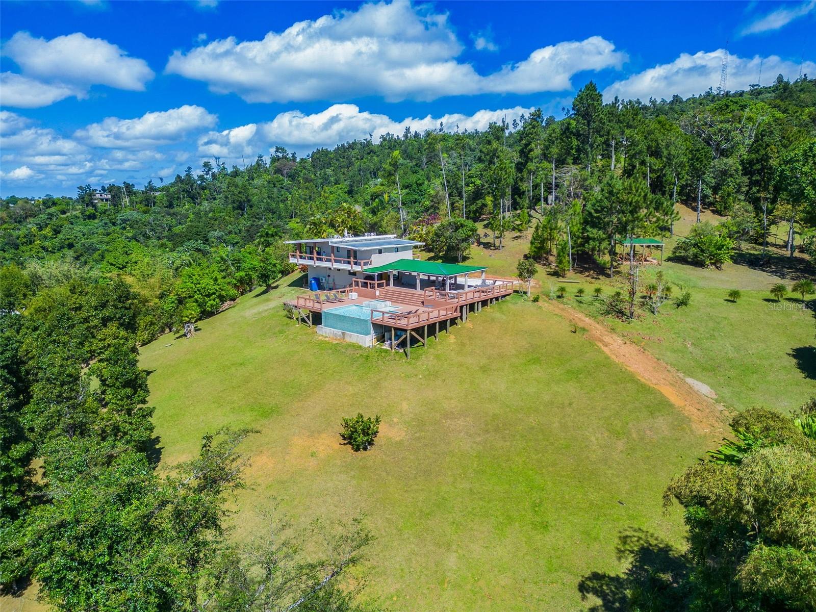 186 9.2 INT. AÑORANZAS DE CUBUY