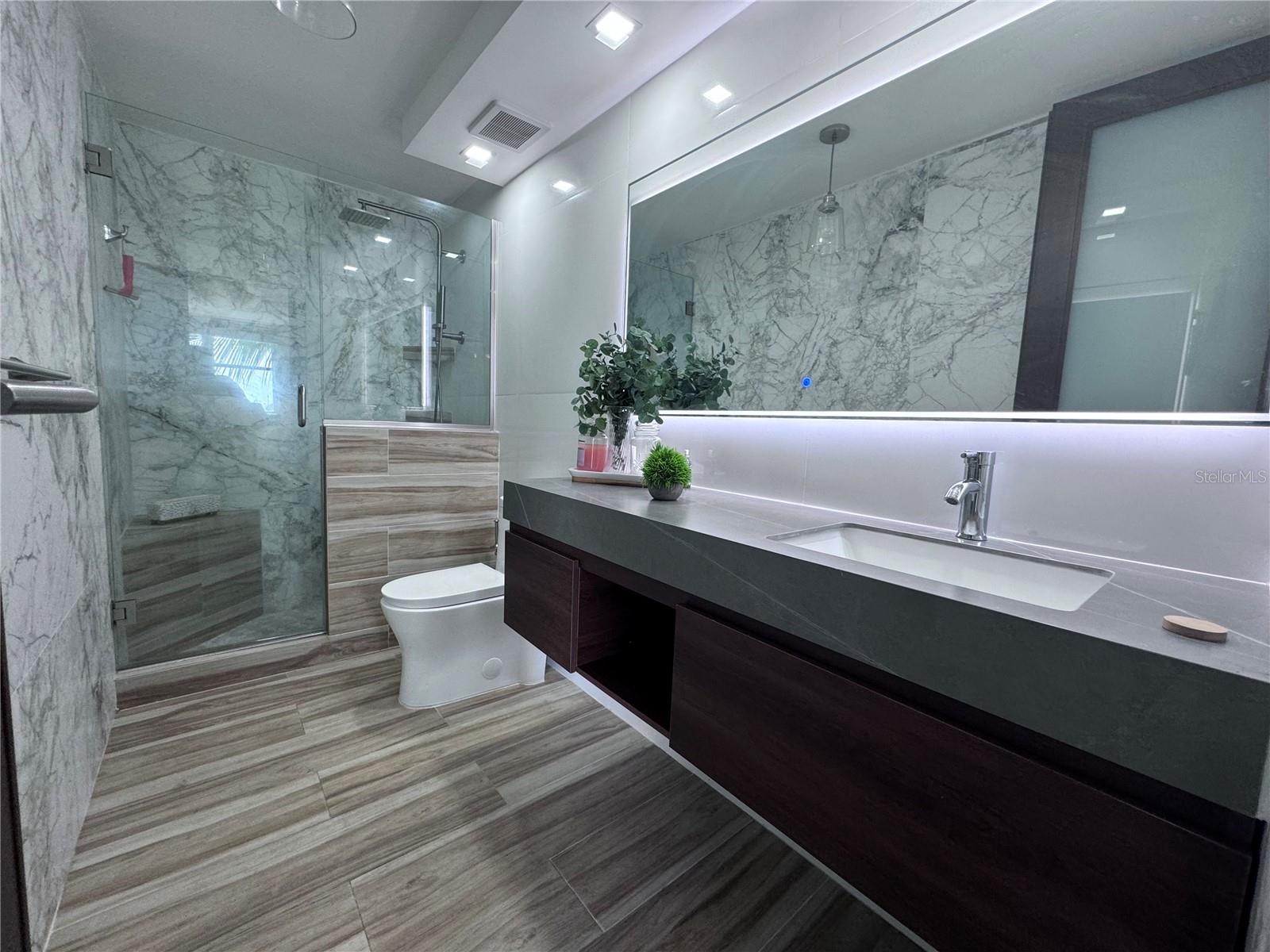 1500 AVENIDA LOS ROMEROS #916