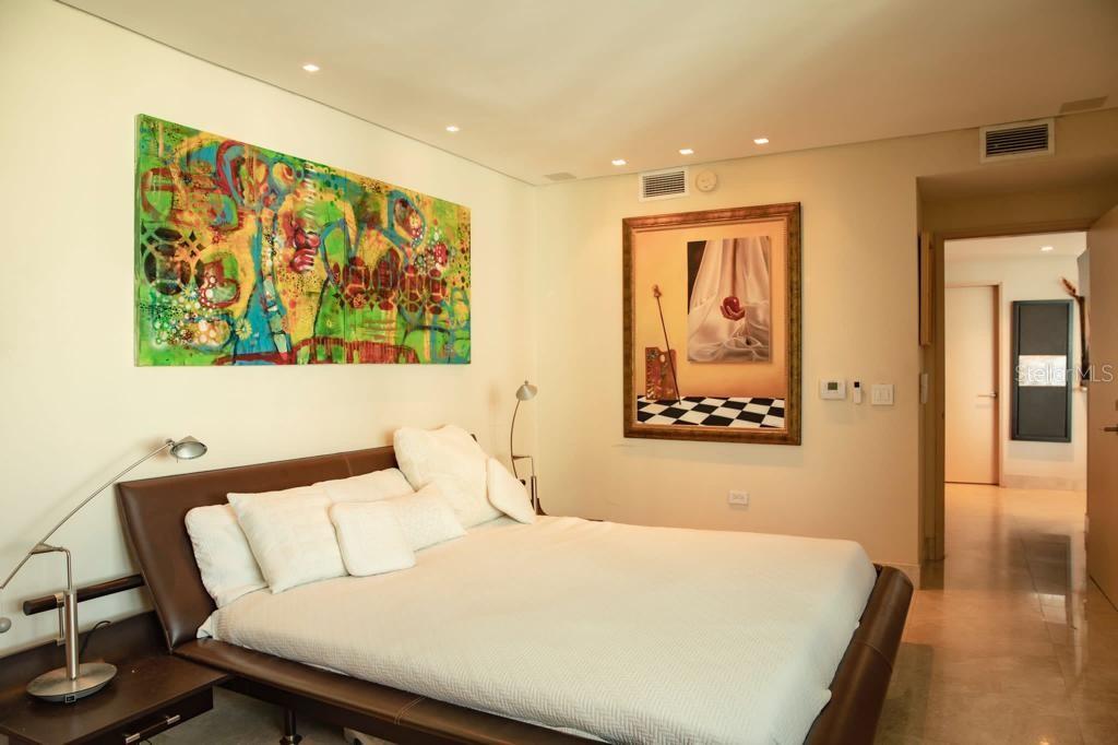 555 C. MONSERRATE #5