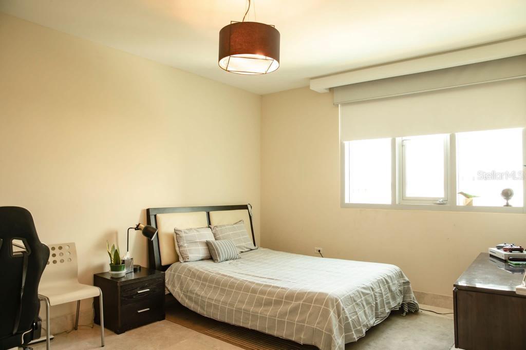 555 C. MONSERRATE #5