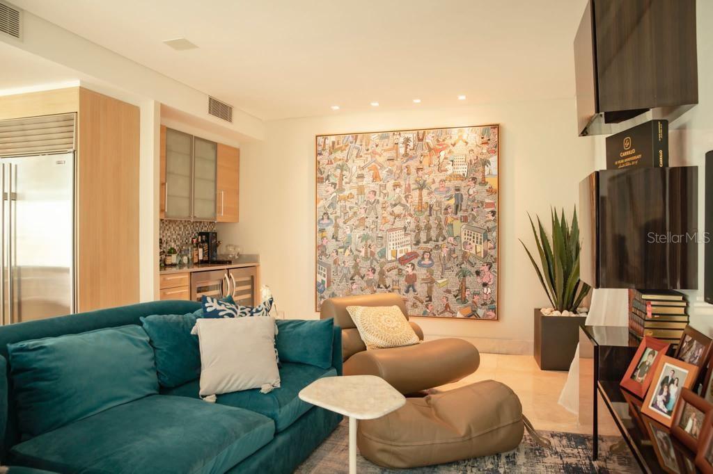 555 C. MONSERRATE #5