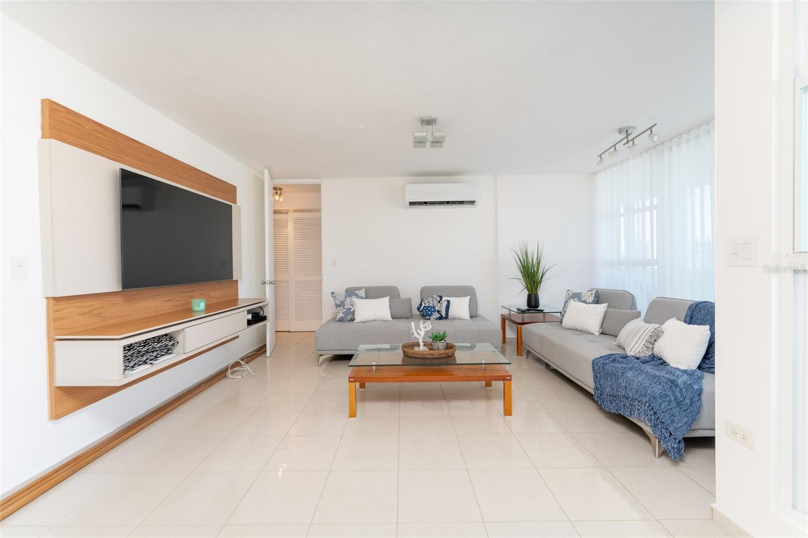 1362 MAGDALENA AVE #1201