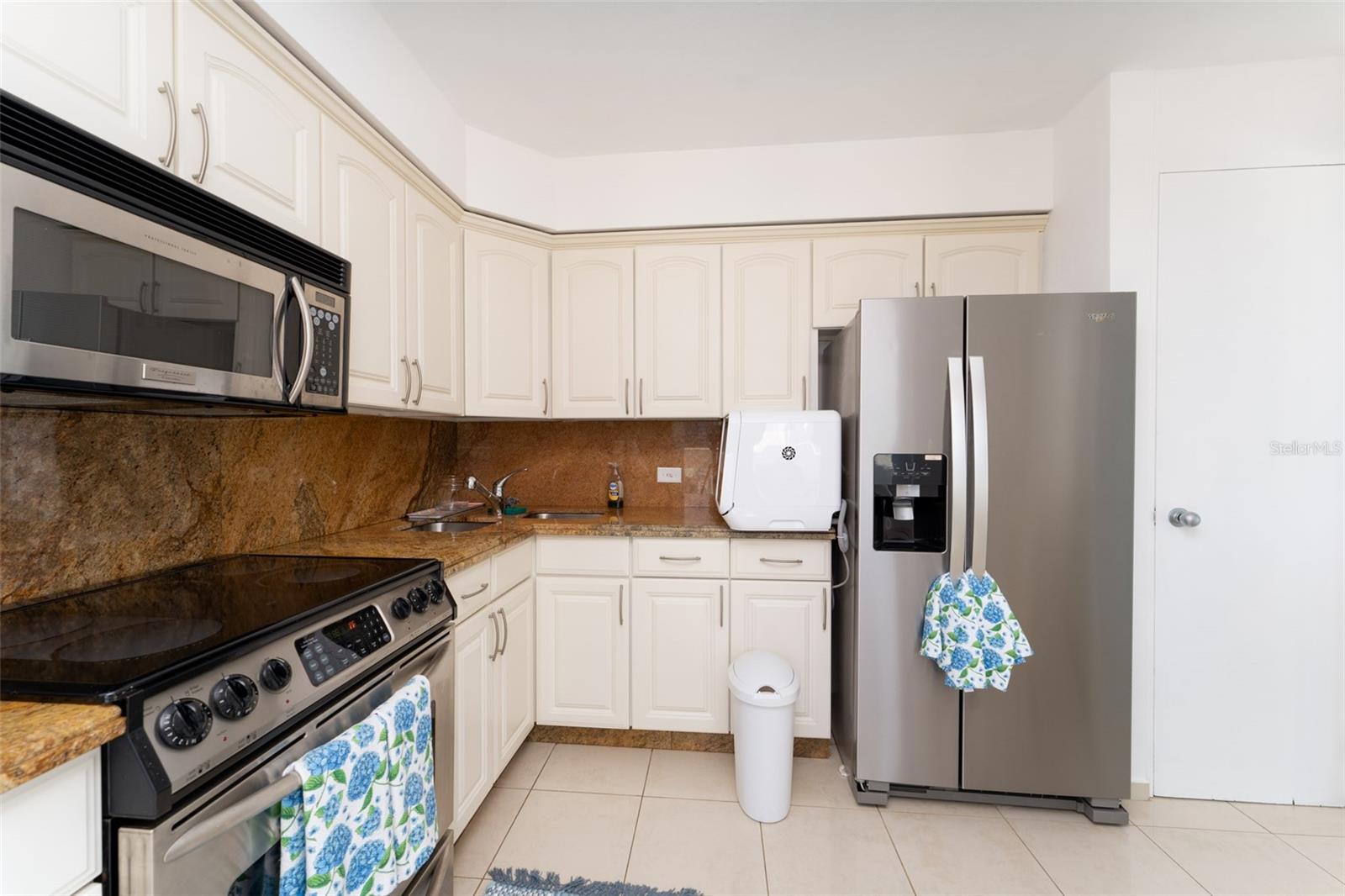 1362 MAGDALENA AVE #1201