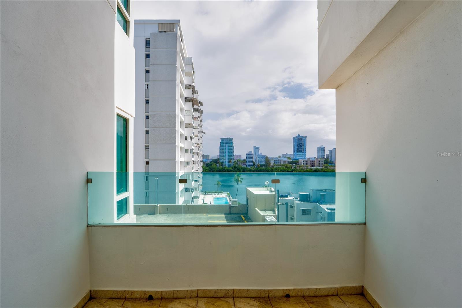 1052 AVE ASHFORD #7