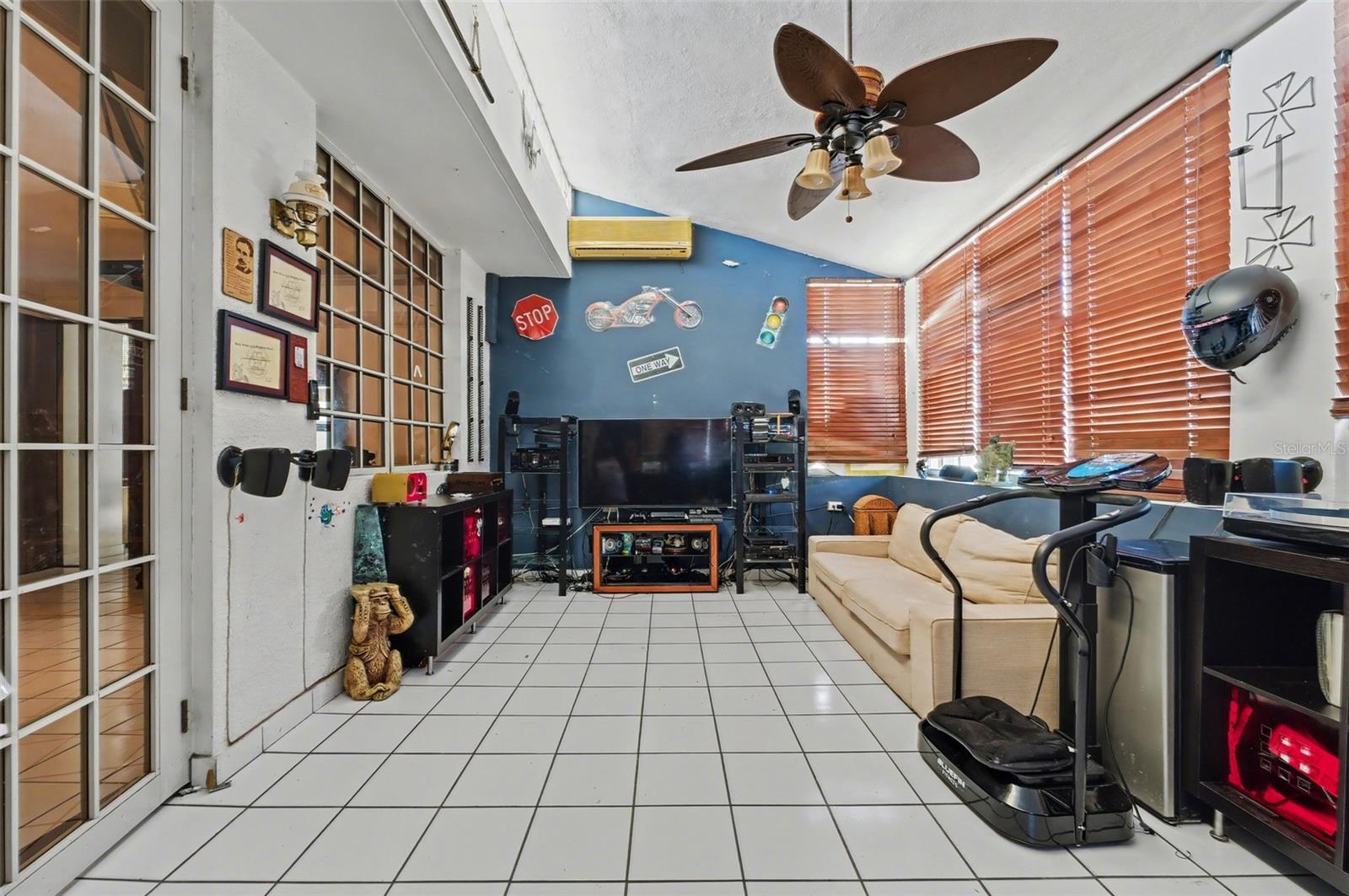 Calle Parque Tivoli CALLE PARQUE TIVOLI #21