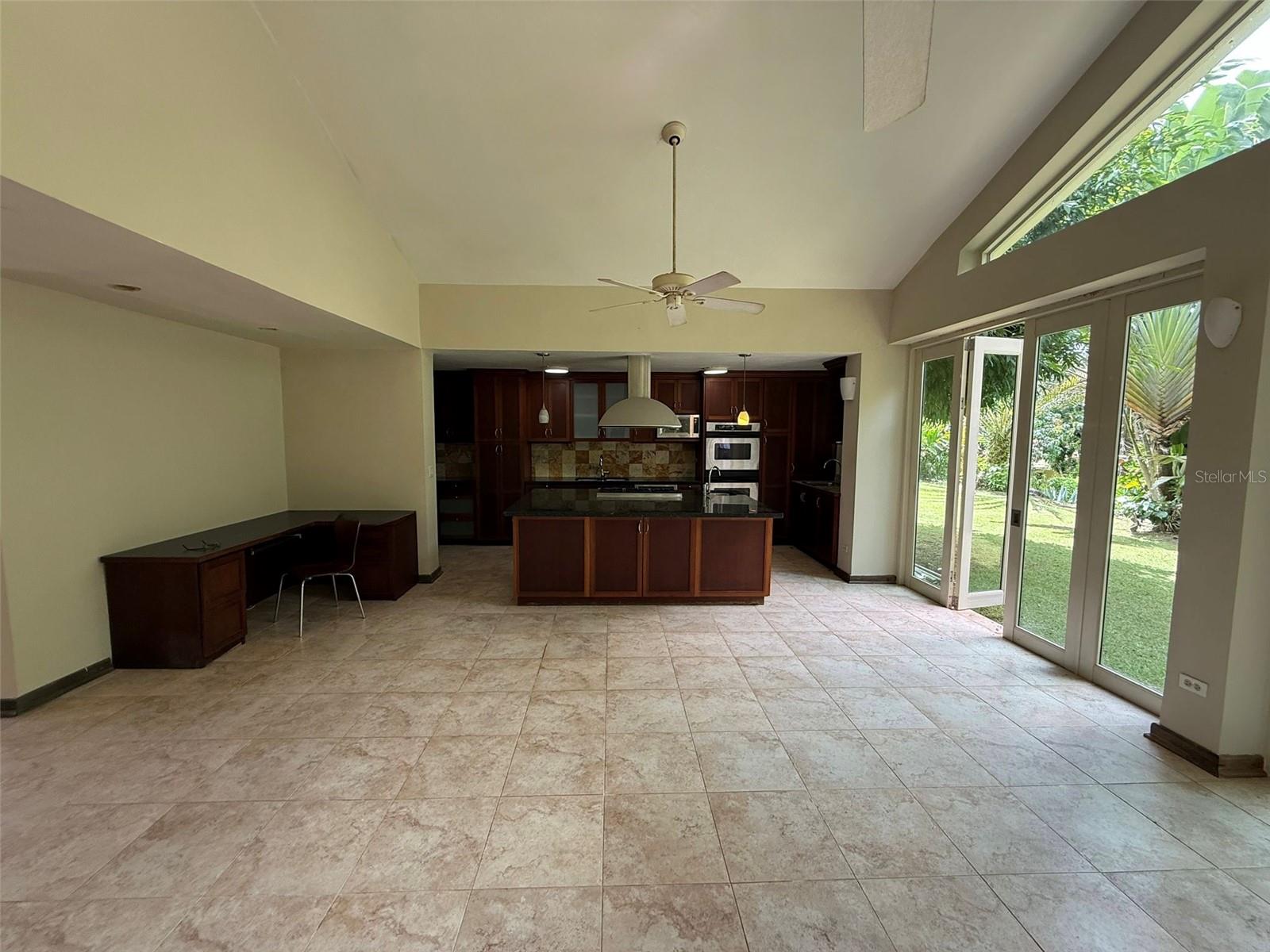 186 CAMINO DEL MONTE