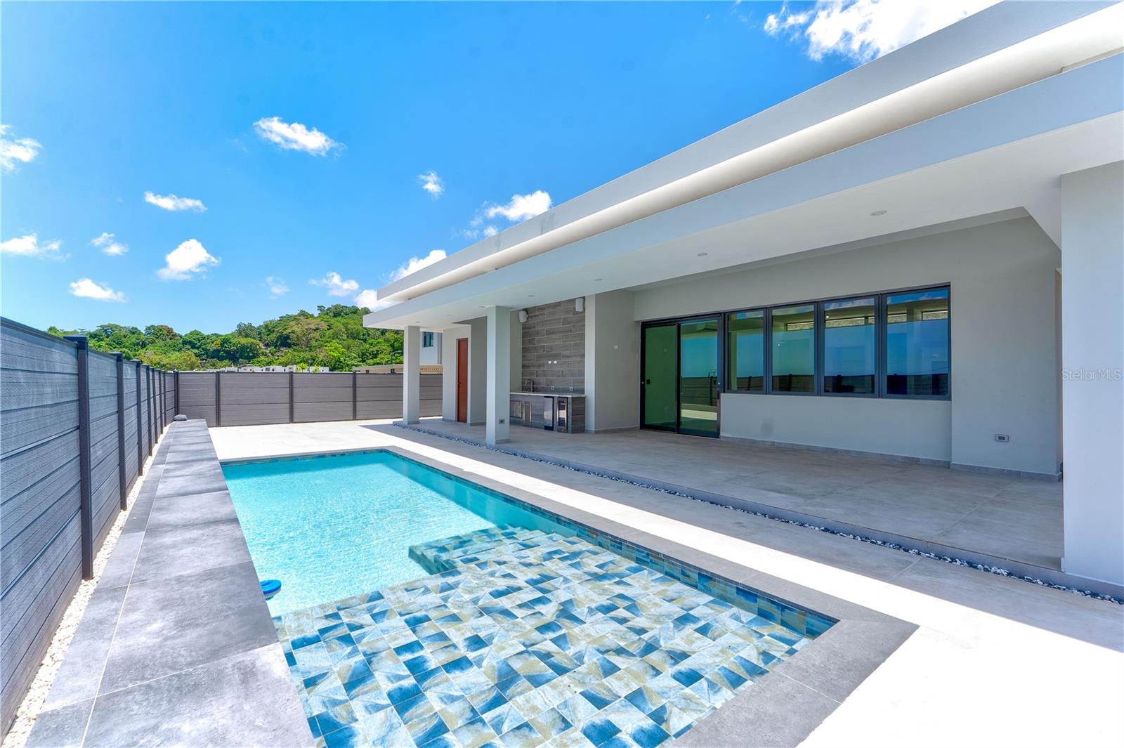 240 St. MONTEAZUL #240