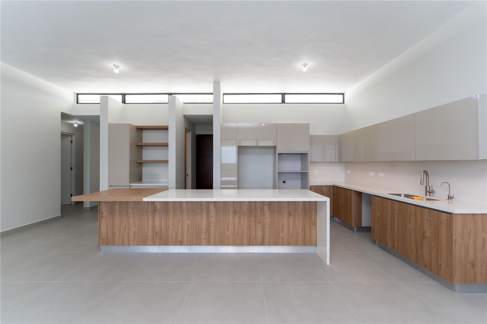 240 St. MONTEAZUL #240