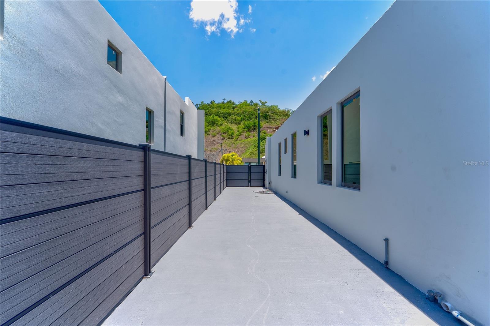 240 St. MONTEAZUL #240