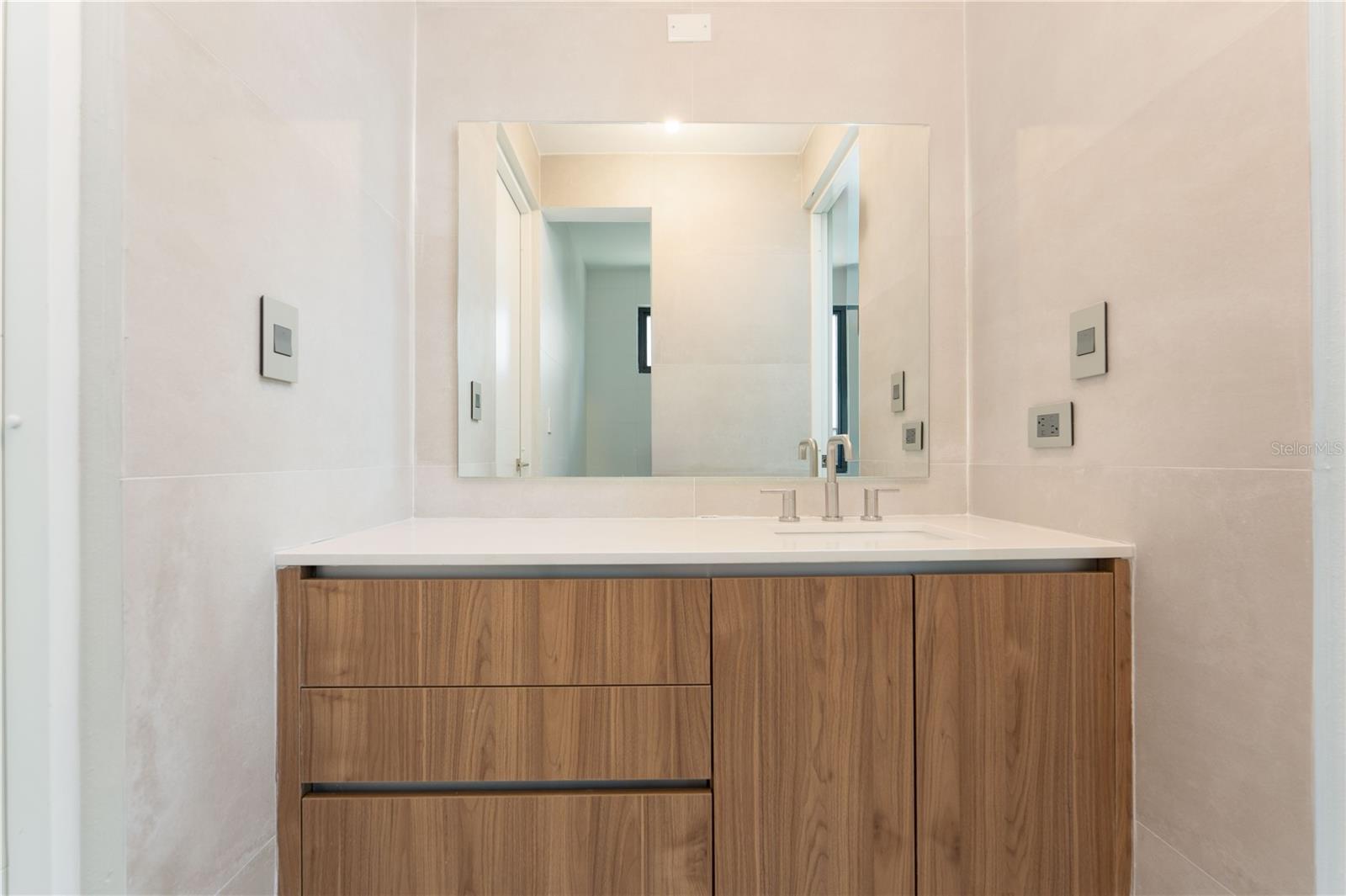 240 St. MONTEAZUL #240