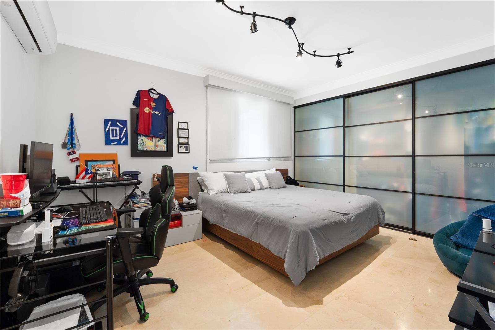 154 CALLE VIOLETA