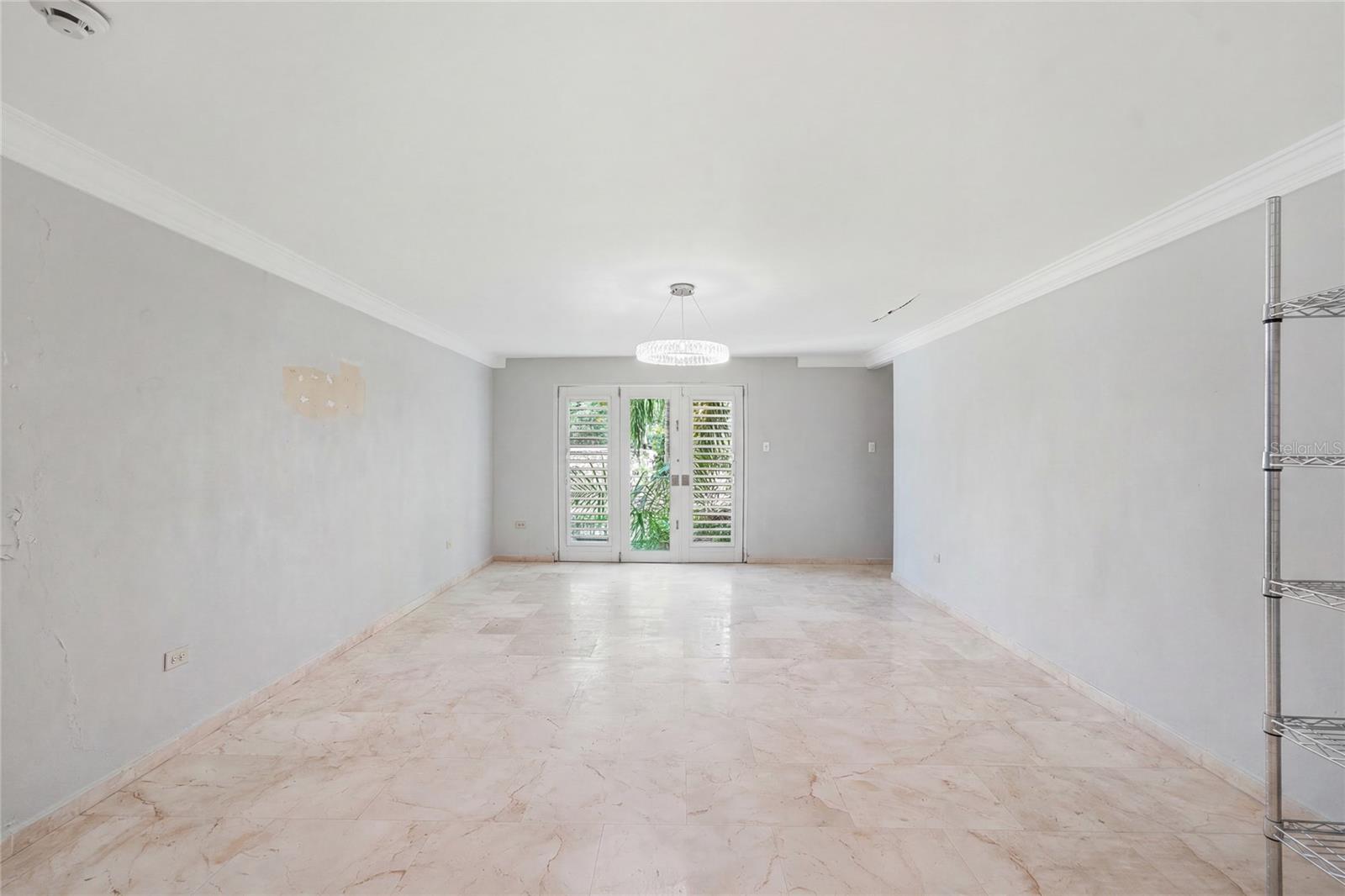 154 CALLE VIOLETA