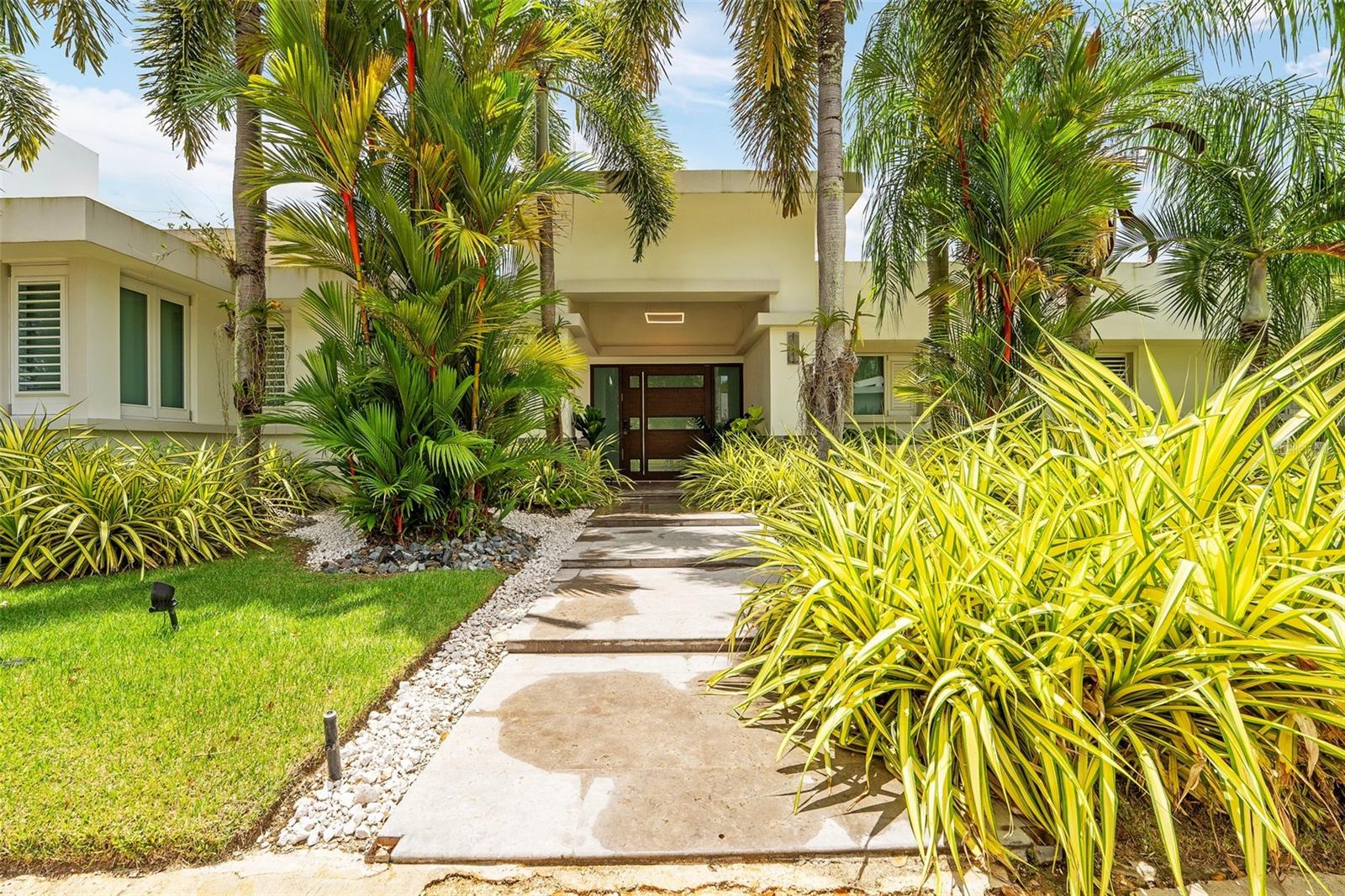 154 CALLE VIOLETA