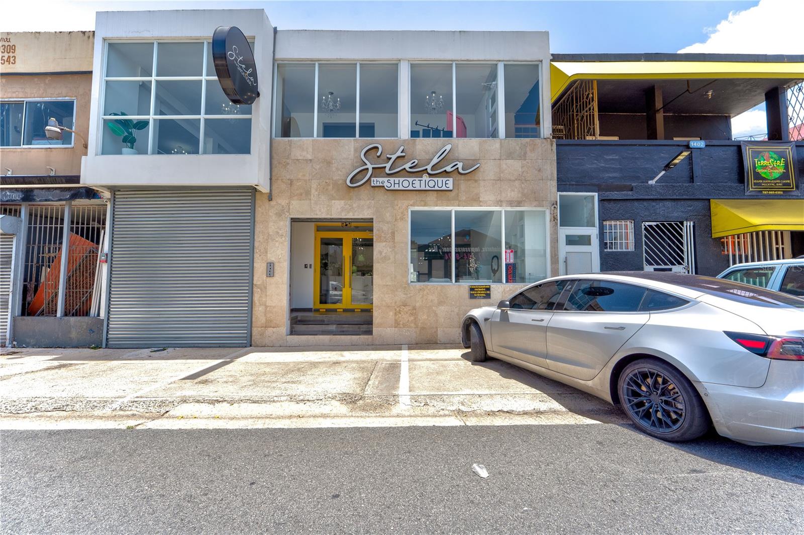 1400 AMERICO MIRANDA AVE