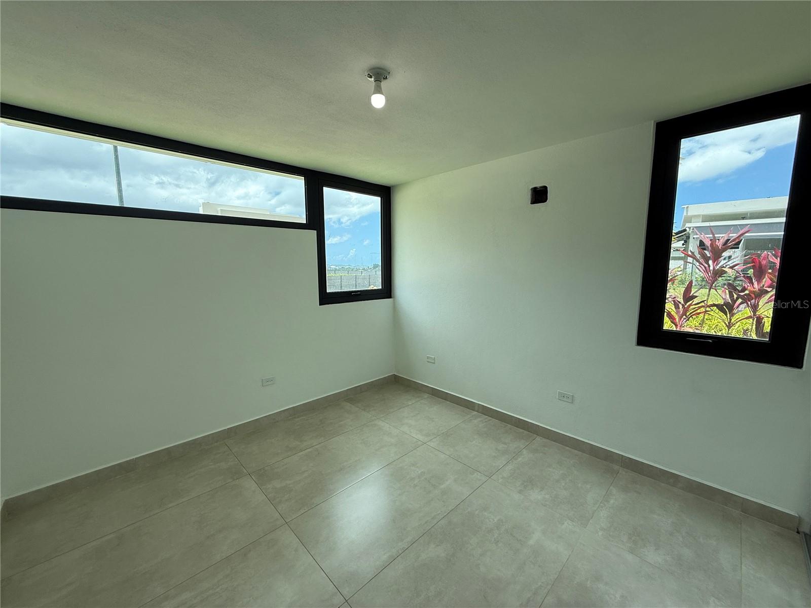 162 St. MONTEAZUL #162
