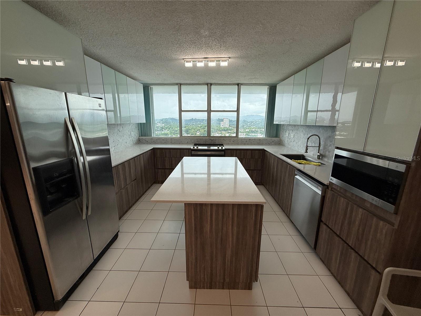 3011 ALEJANDRINO AVE #2103