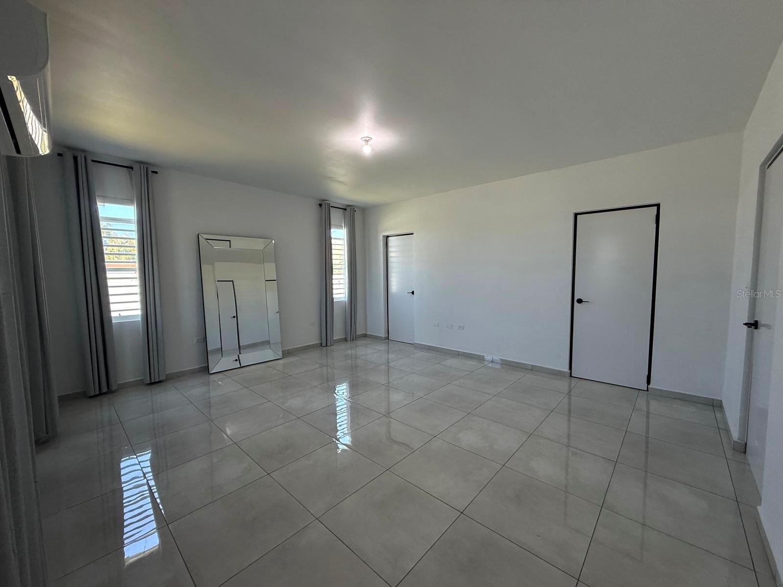 457 PASEO LOMAS LLANAS