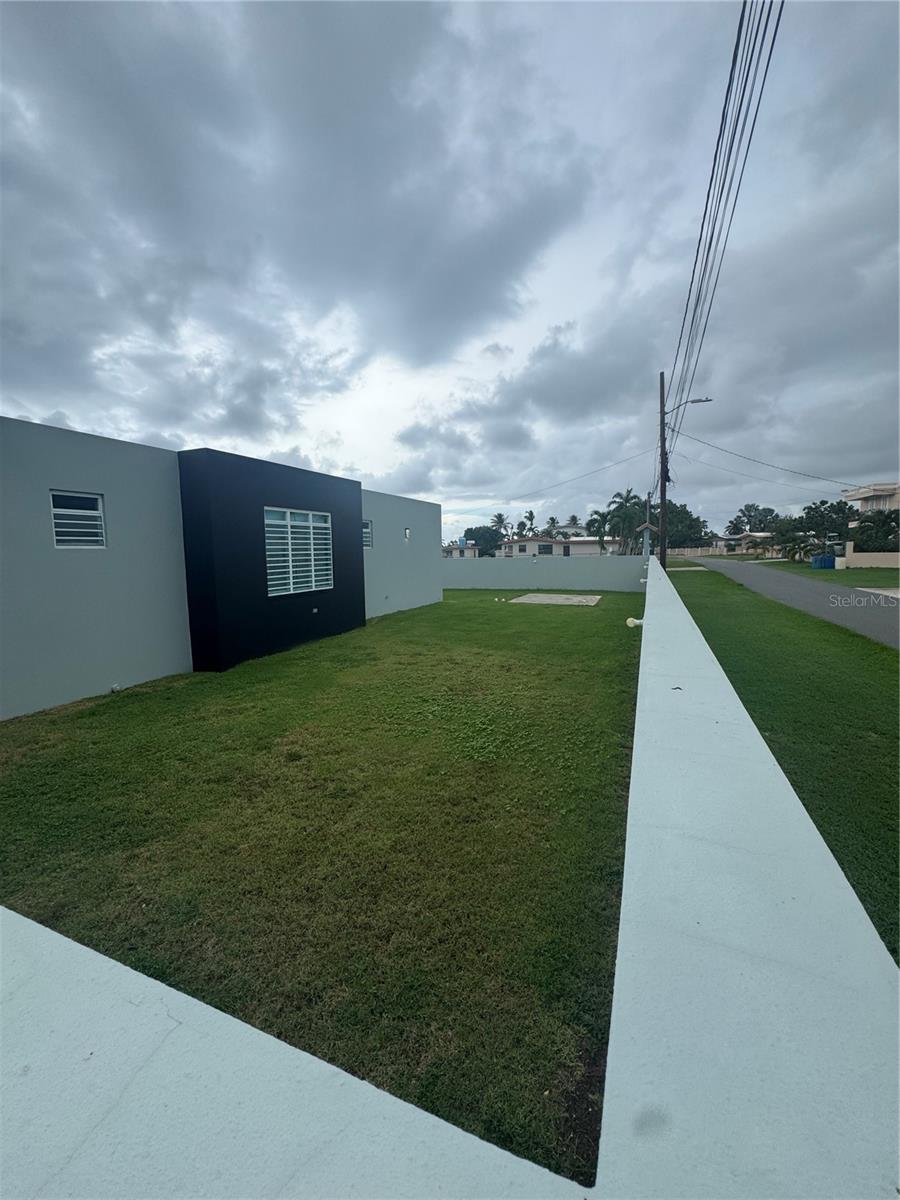 457 PASEO LOMAS LLANAS