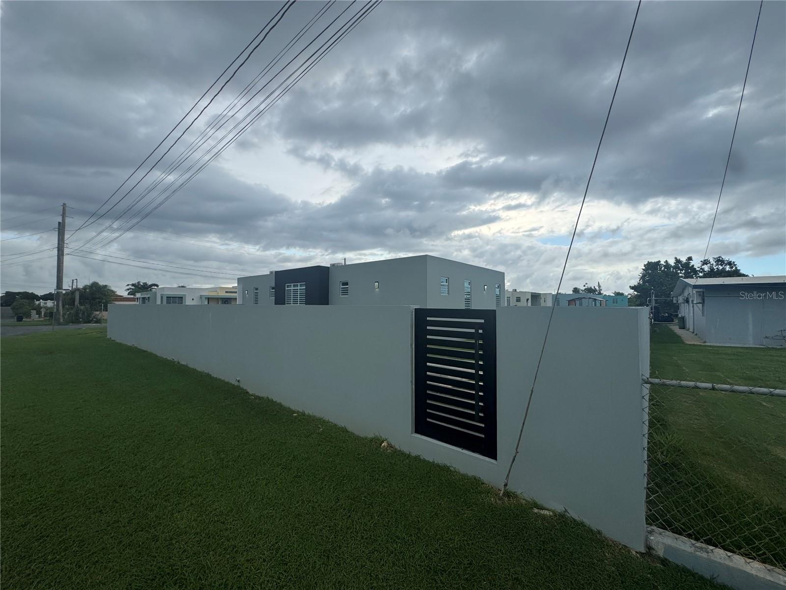 457 PASEO LOMAS LLANAS