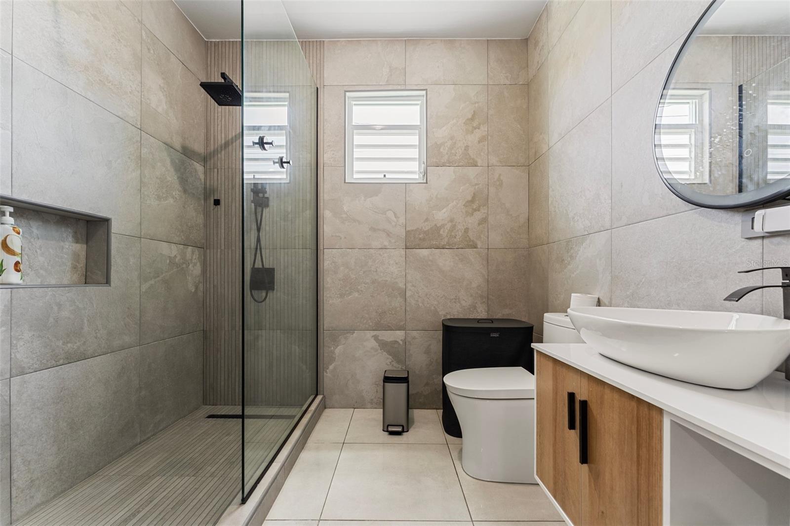 457 PASEO LOMAS LLANAS