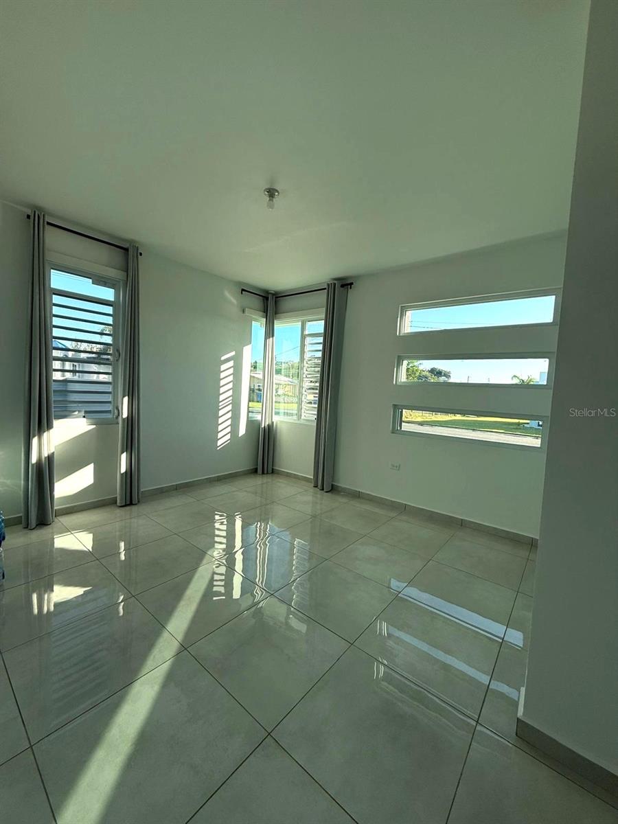 457 PASEO LOMAS LLANAS