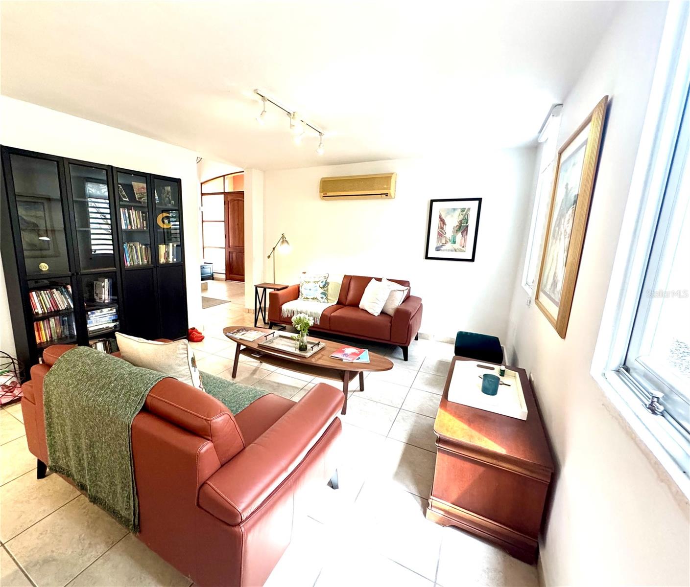 Paseo Coraleds 1 J-8