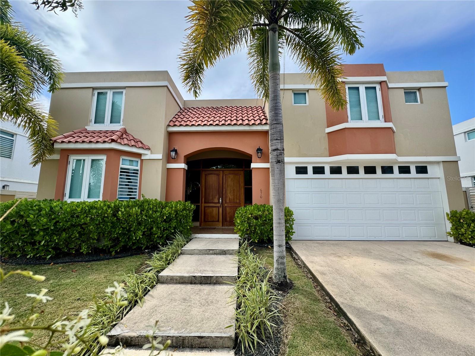 Paseo Coraleds 1 J-8