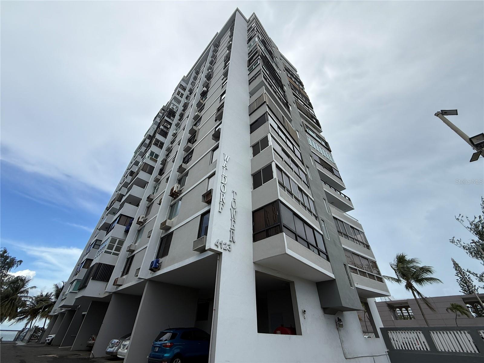 4123 ISLA VERDE AVE #201