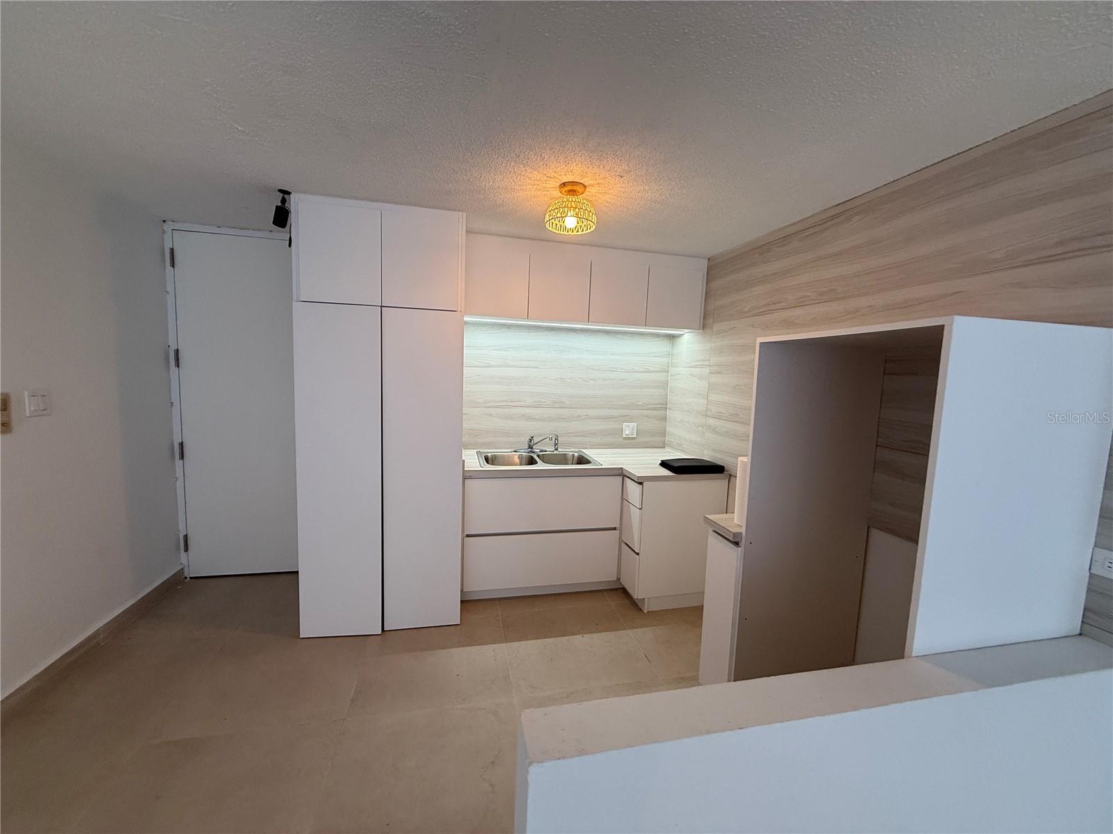 4123 ISLA VERDE AVE #201