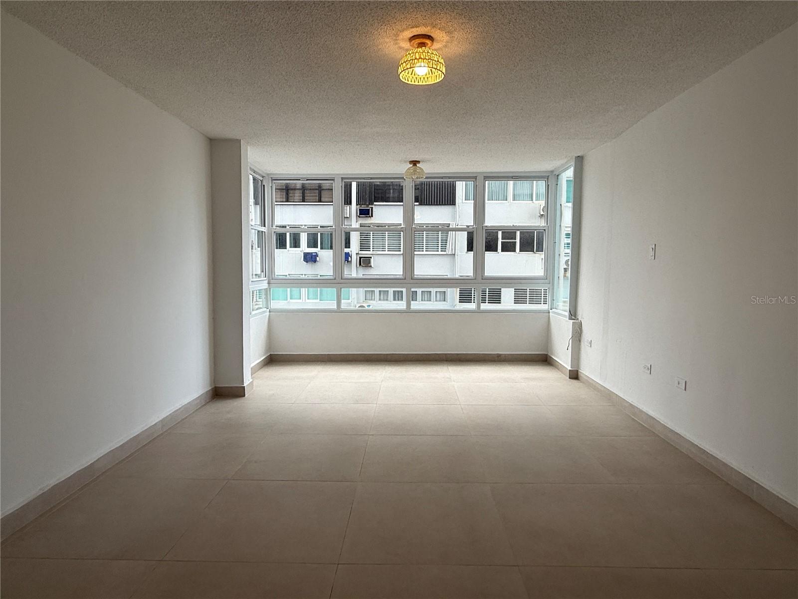 4123 ISLA VERDE AVE #201