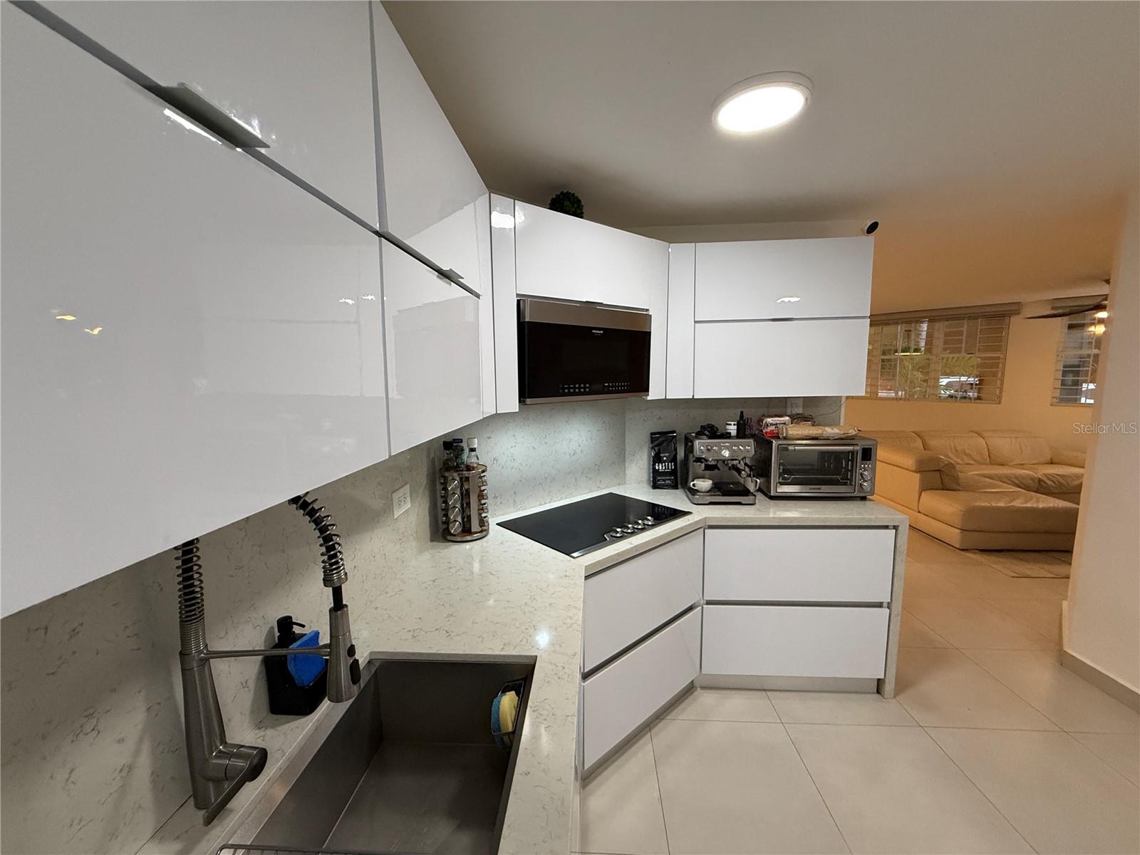 1500 AVENIDA LOS ROMEROS