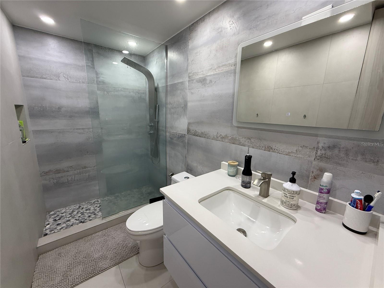 1500 AVENIDA LOS ROMEROS