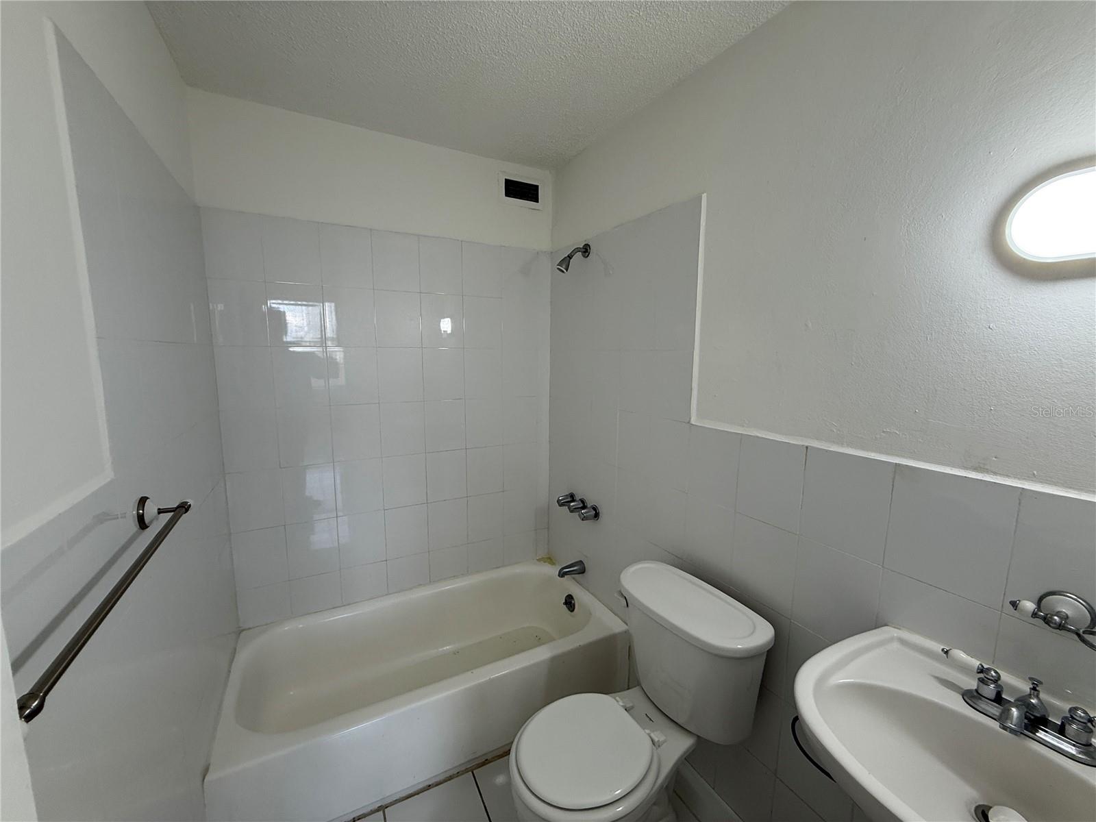 4123 ISLA VERDE AVE #203