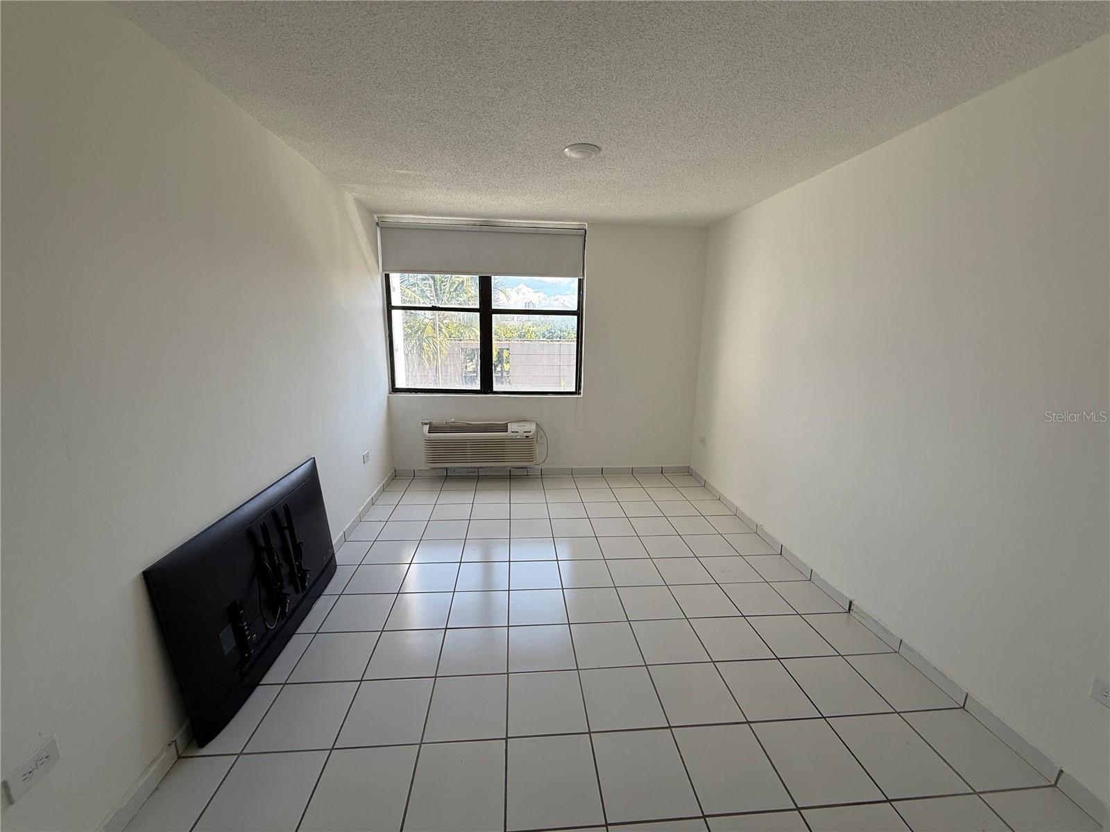 4123 ISLA VERDE AVE #203