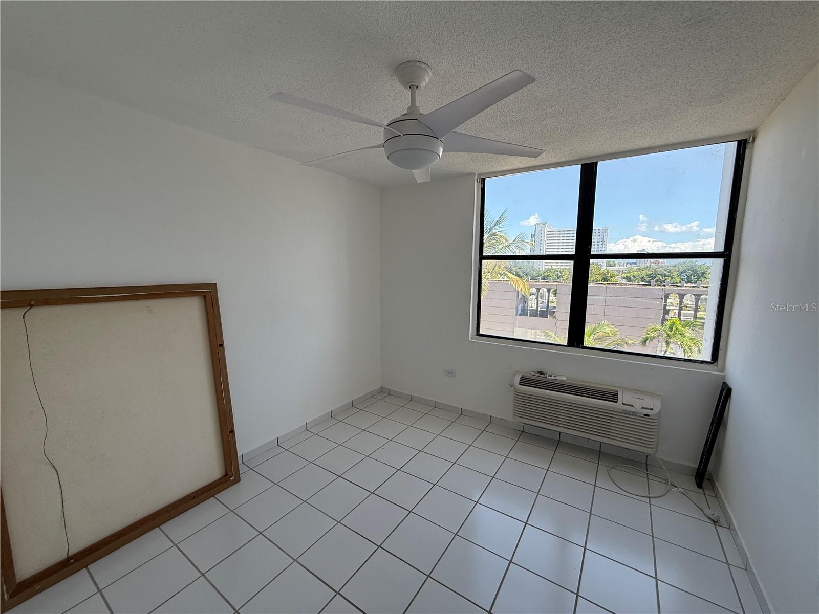 4123 ISLA VERDE AVE #203