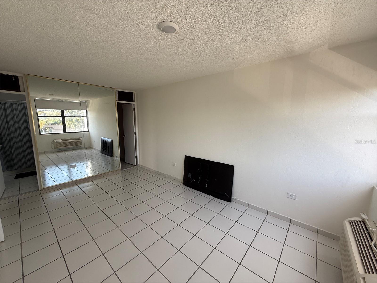 4123 ISLA VERDE AVE #203