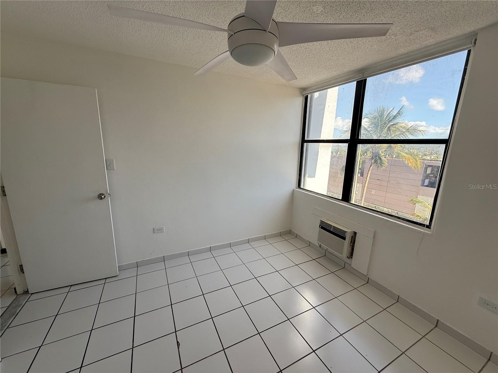 4123 ISLA VERDE AVE #203