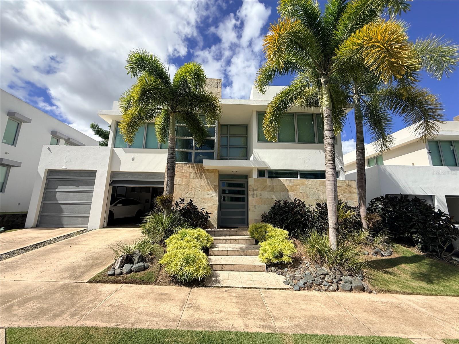 Senderos en Montehiedra COBALTO #12