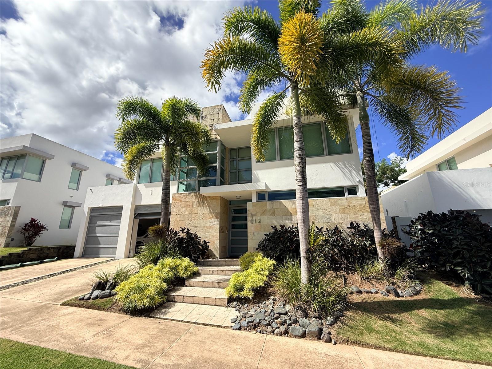 Senderos en Montehiedra COBALTO #12