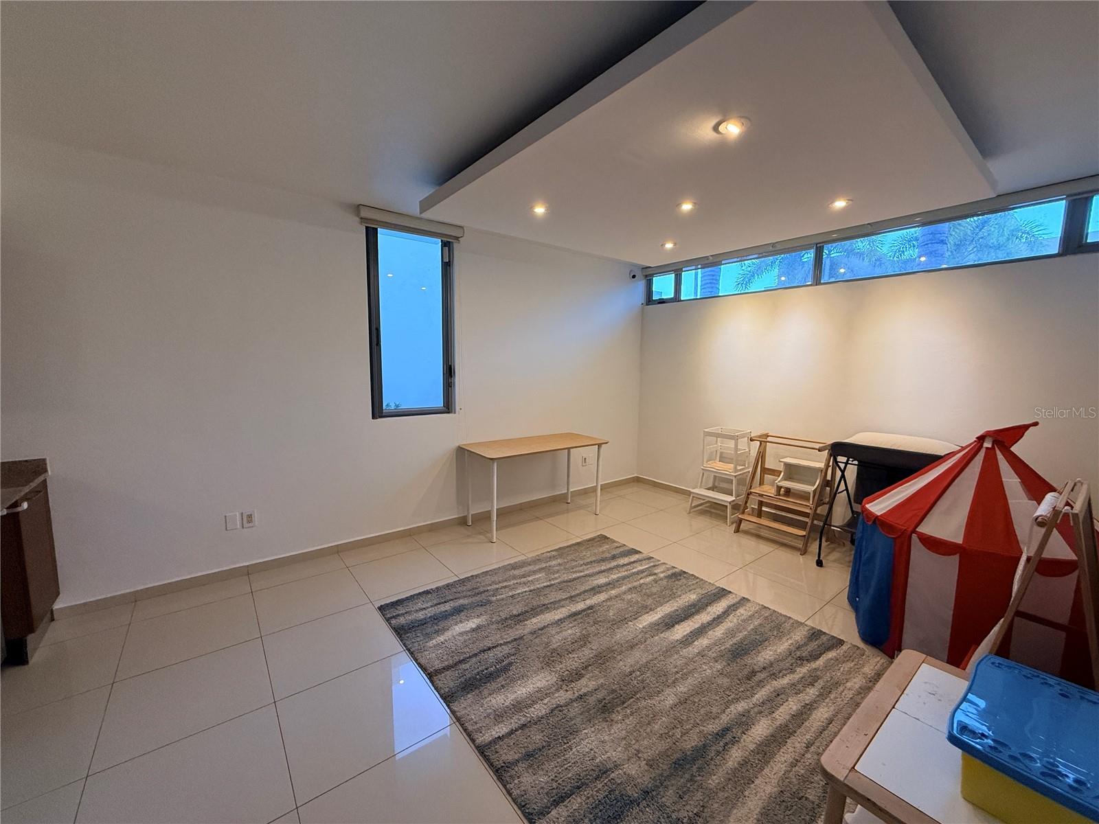 Senderos en Montehiedra COBALTO #12