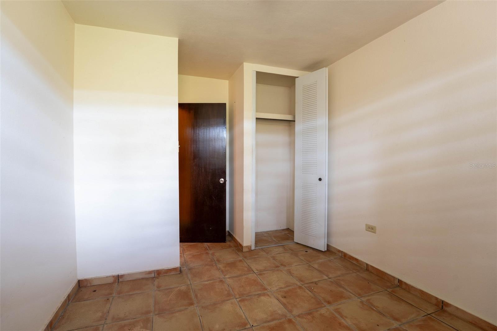 I- 190 SARDINERA BEACH