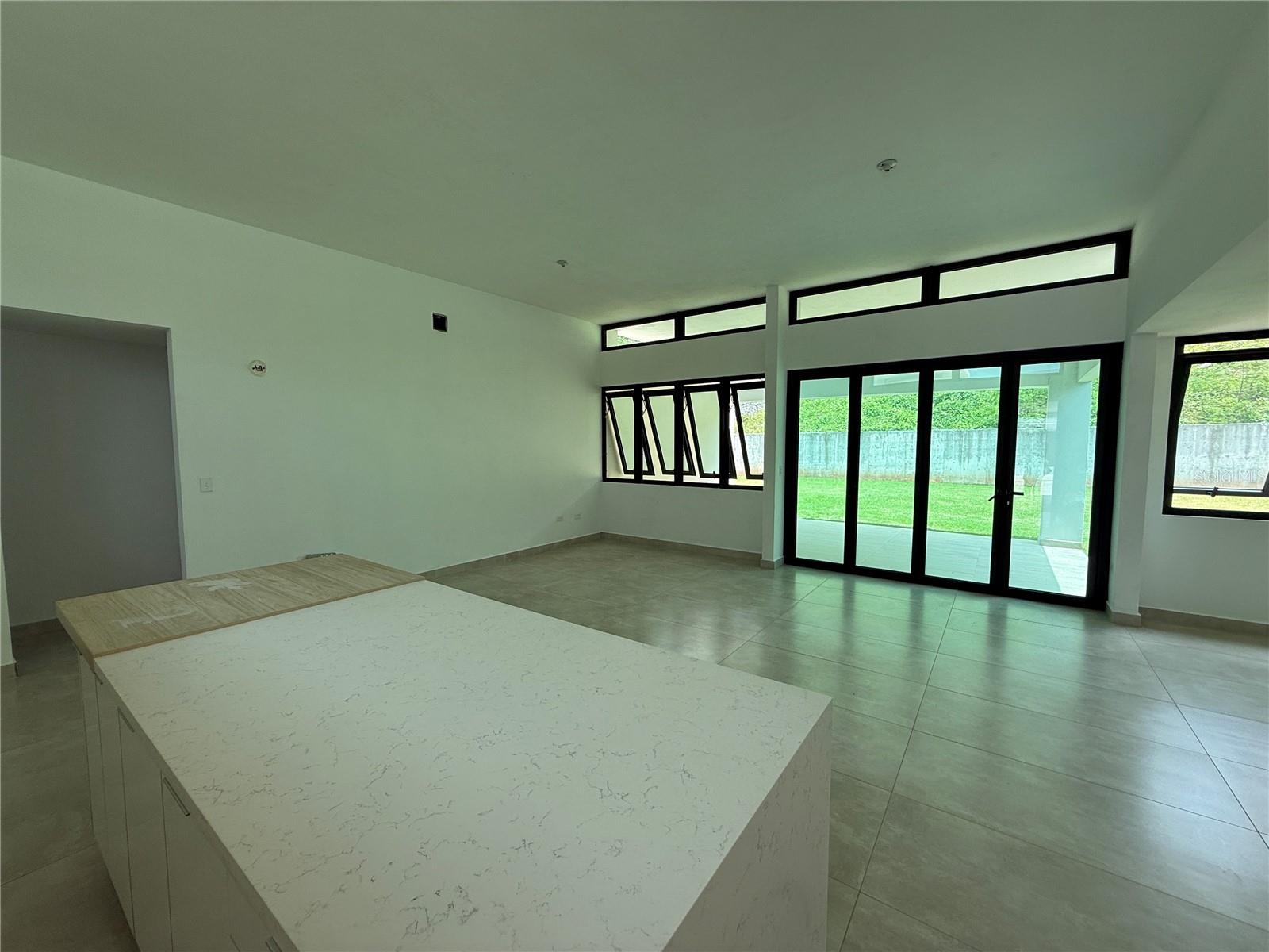 230 st MONTEAZUL #230