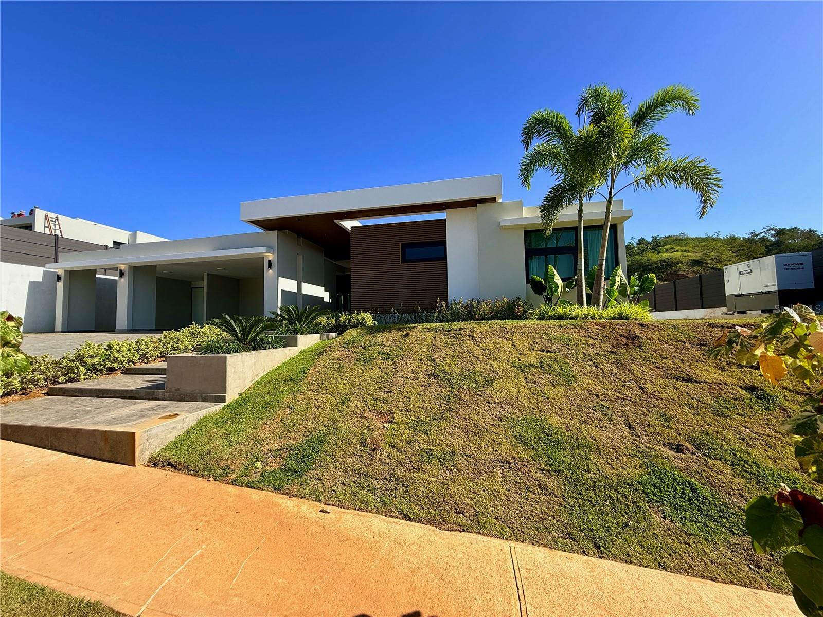 230 st MONTEAZUL #230