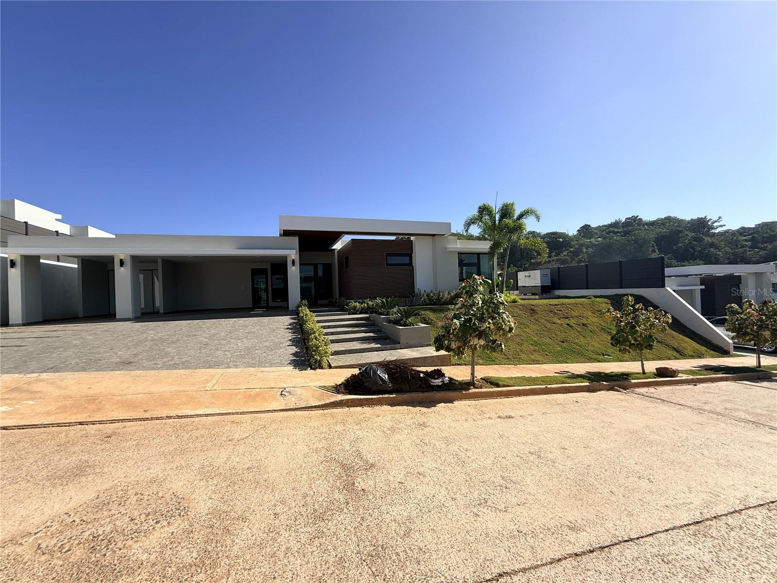 230 st MONTEAZUL #230