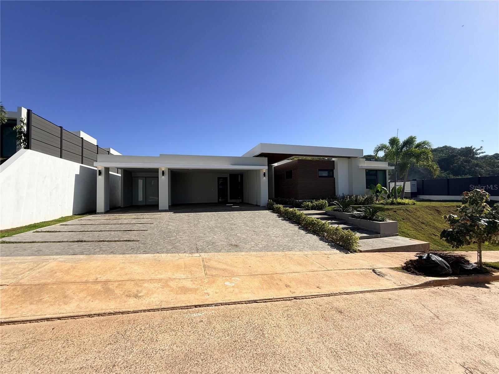 230 st MONTEAZUL #230