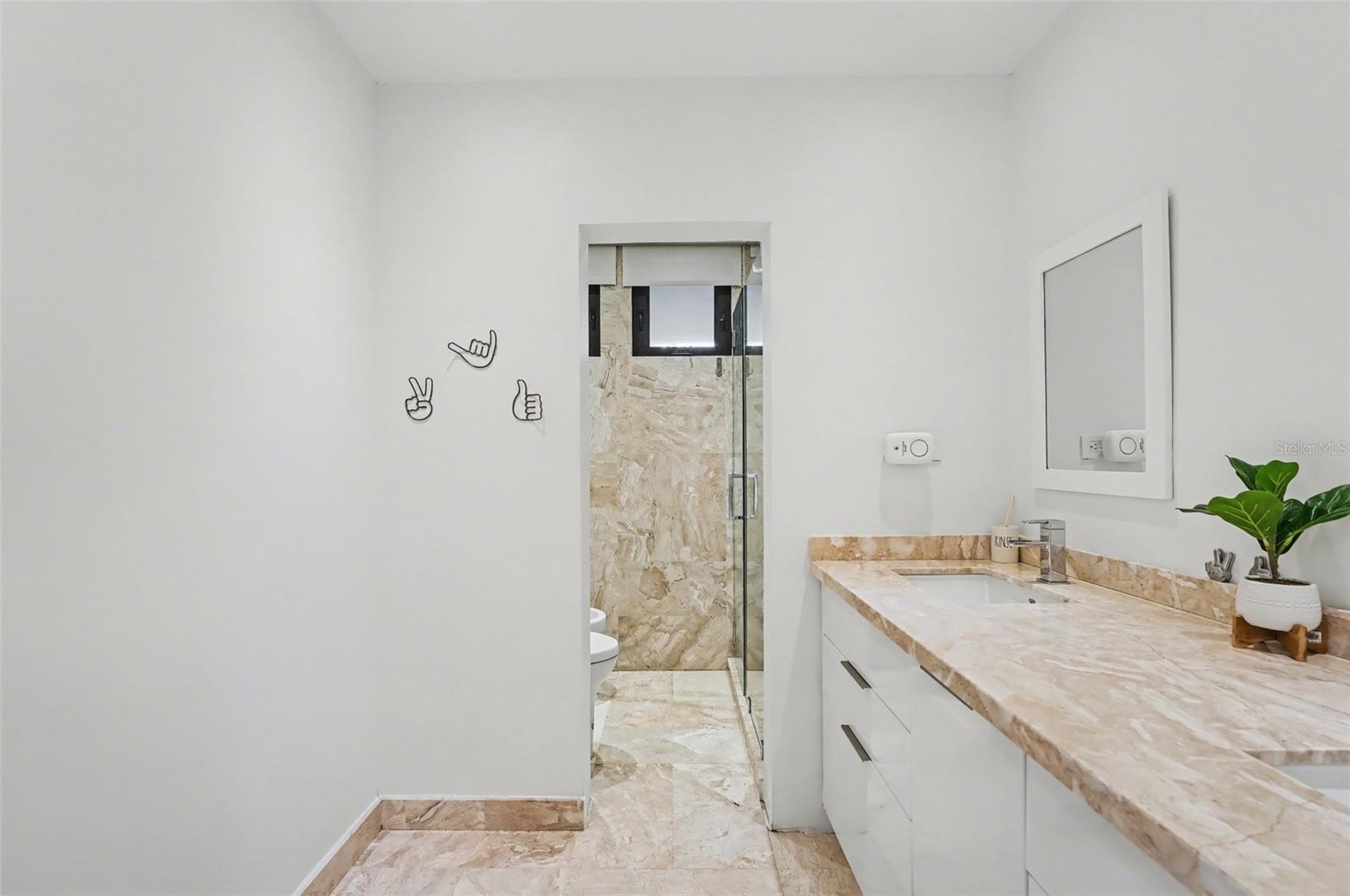 B1 CALLE SANTA ISABEL #B1