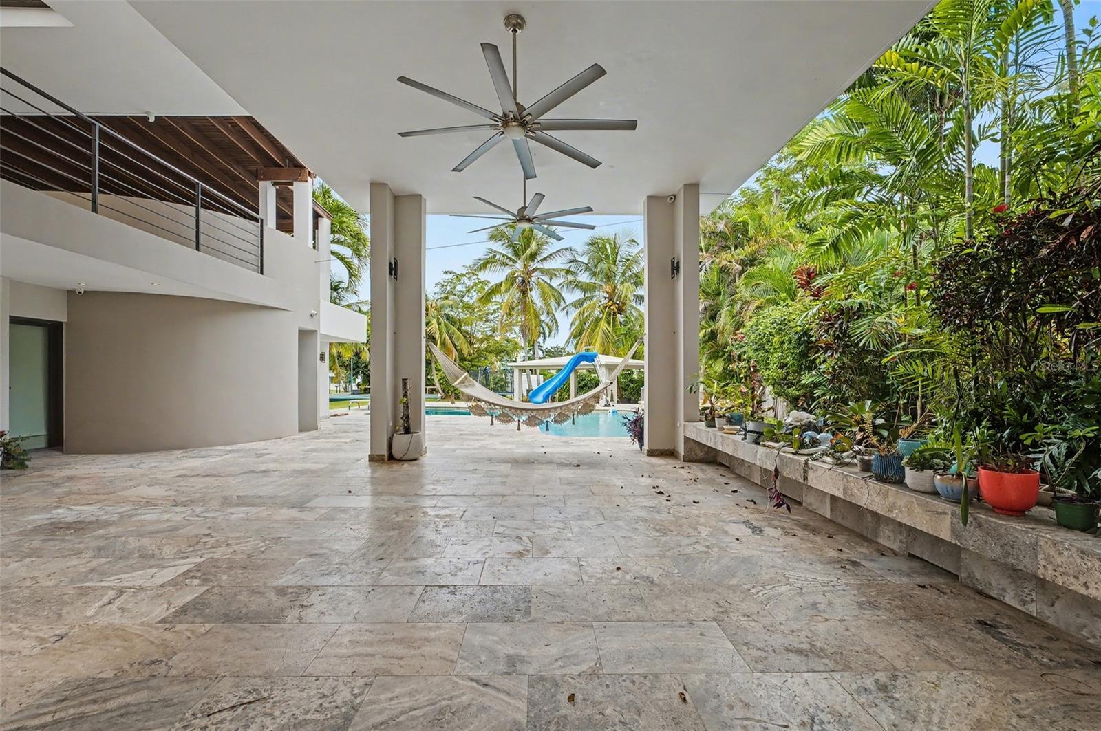 B1 CALLE SANTA ISABEL #B1