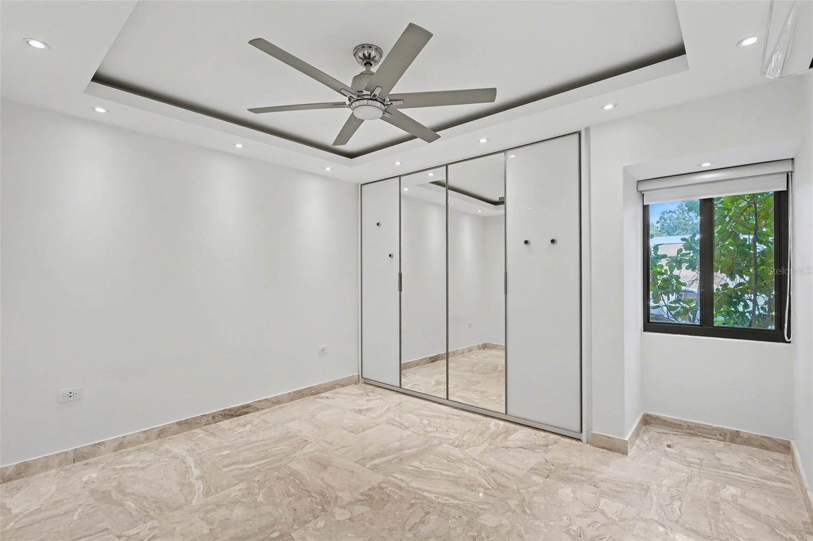 B1 CALLE SANTA ISABEL #B1